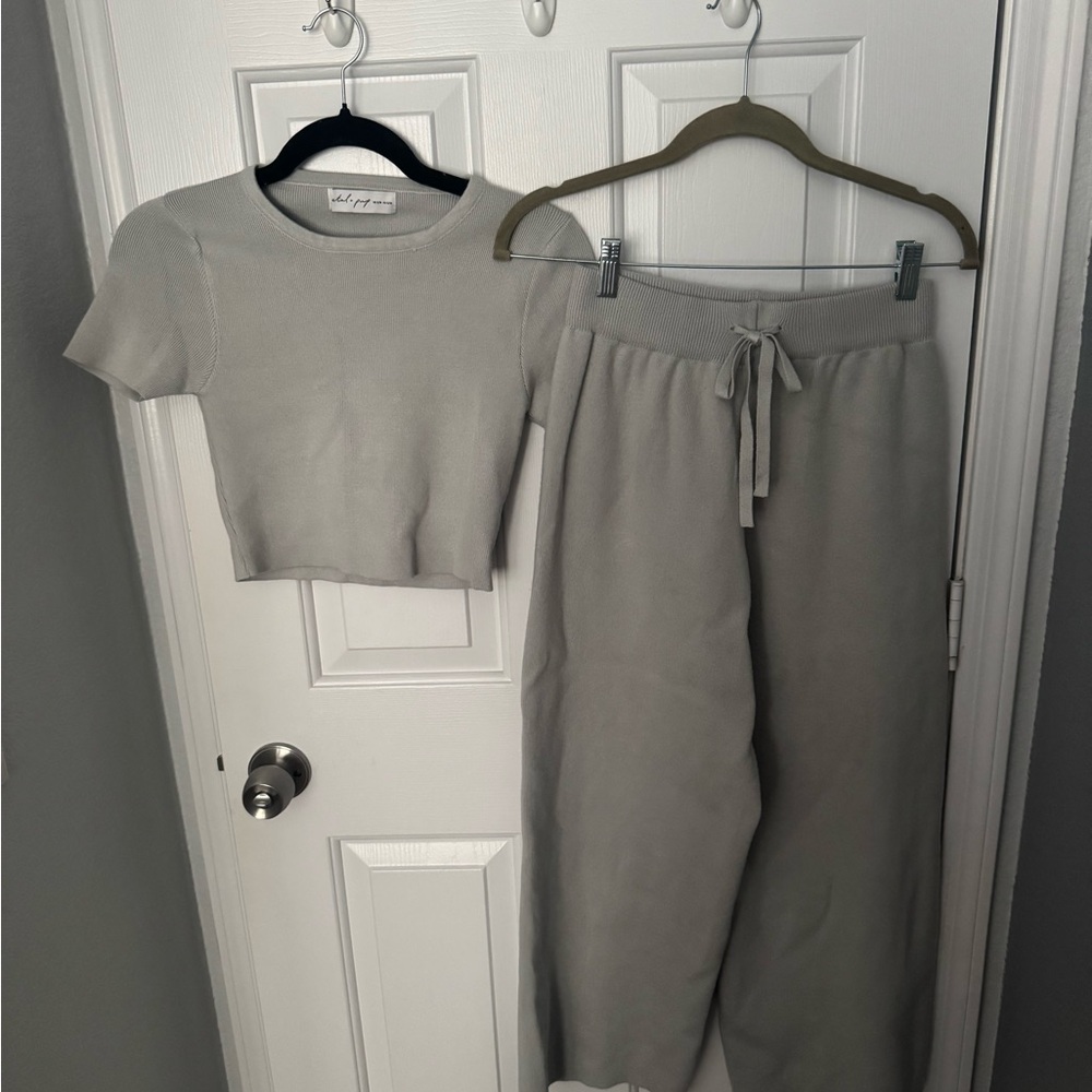 Petals and pup Ayer’s grey set